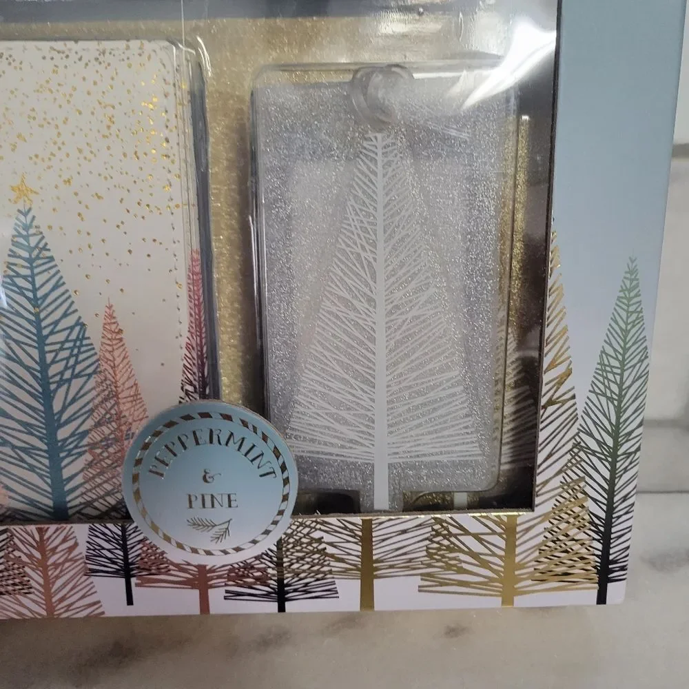 Madison Home International Elegant Travel Gift Set with Gold and Silver Accents